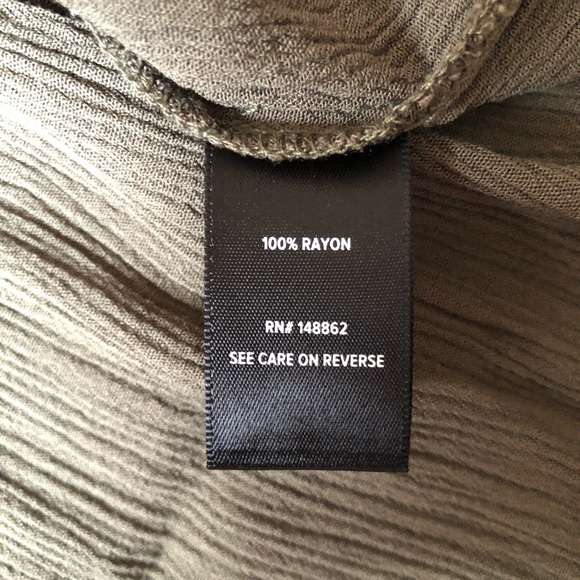 Torrid Rayon Green Work 3/4 Sleeve Blouse 2 2X - Picture 4 of 5